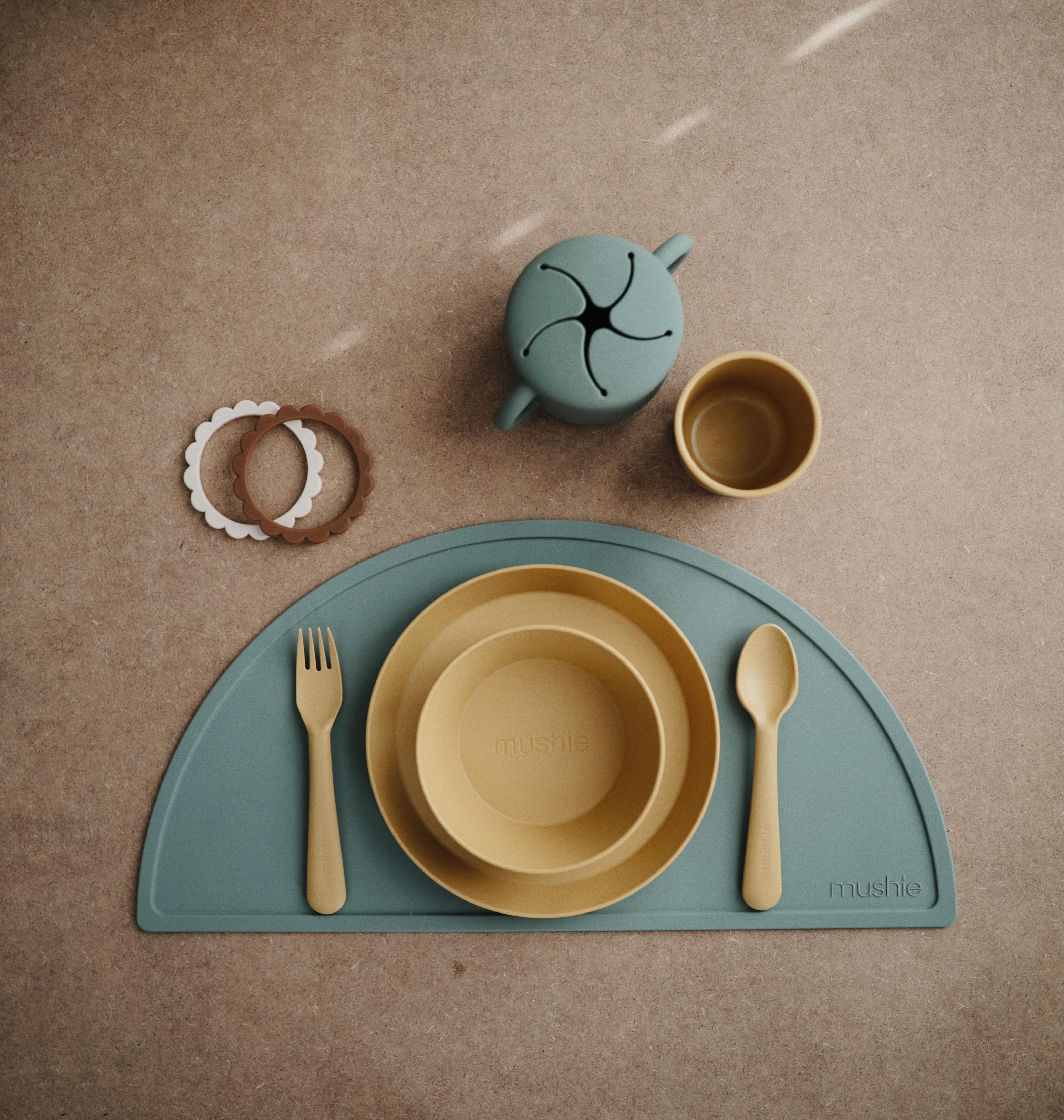 MUSHIE - Mushie Dinner Plate Round Mustard