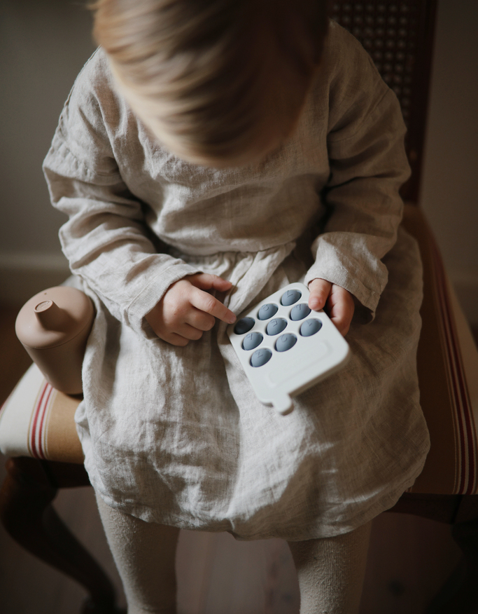 MUSHIE - Mushie Phone Press Toy 10 Months+